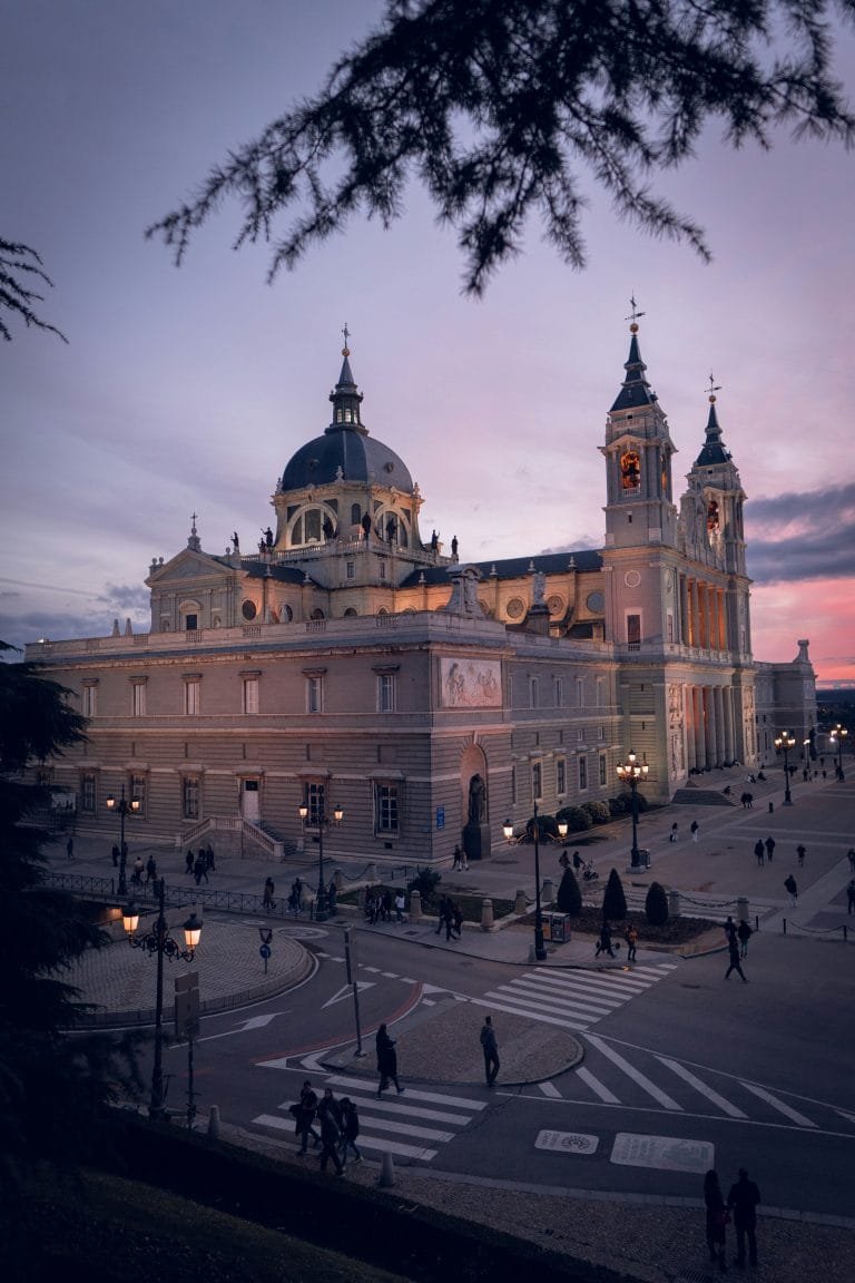 Almudena Cathedral - Madridallincluded.com