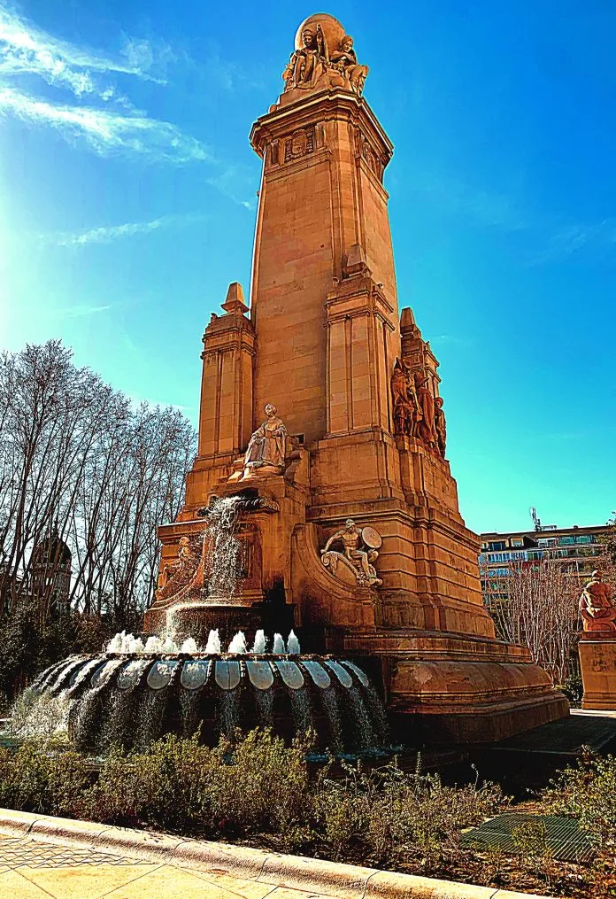 Exploring Plaza de España - madridallincluded.com