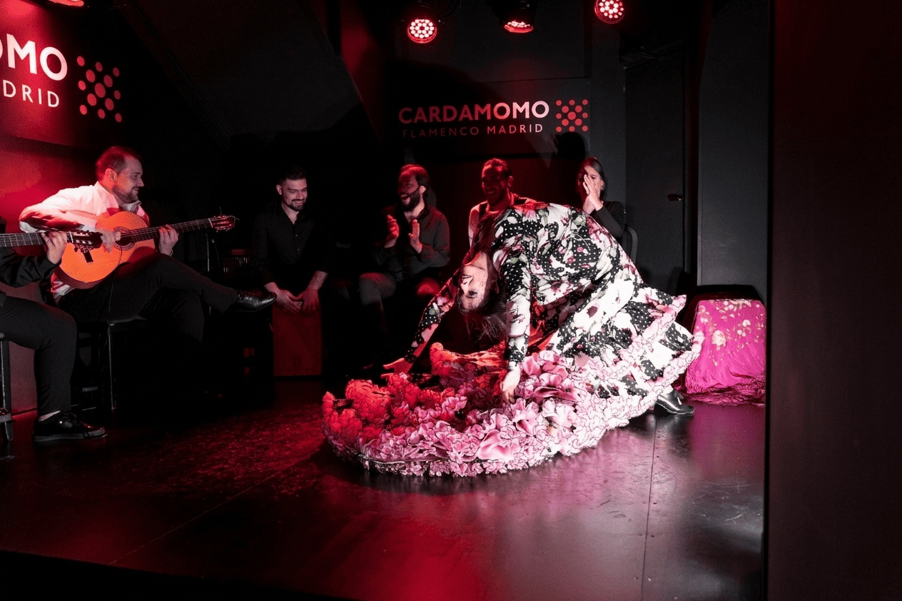 Cardamomo tablao Madrid intimate 100 capacity audience close stage flamenco